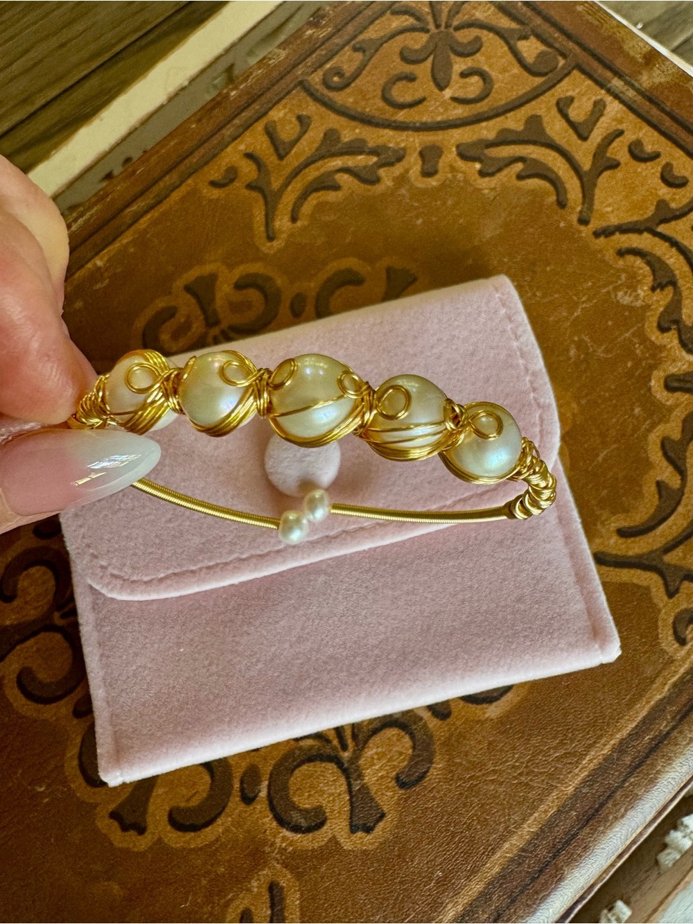 Gold Wire-Wrapped freshwater Pearl Bracelet